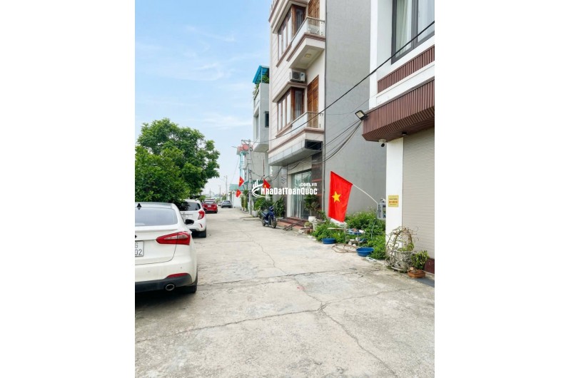 Đất vàng an cư - kinh doanh đắc địa - gần UBND và trường học
