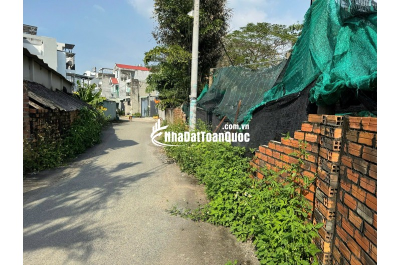 BÁN ĐẤT LONG BÌNH, QUẬN 9 - DT 1000M2 - SHR - 38.5 TỶ. LH:0907511230 - 0908334579.