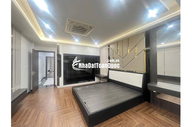 Siêu phẩm nhà đẹp mặt đường Đông Trà 5 tầng thang máy ô tô đỗ cửa kinhdoanh buôn bán tốt