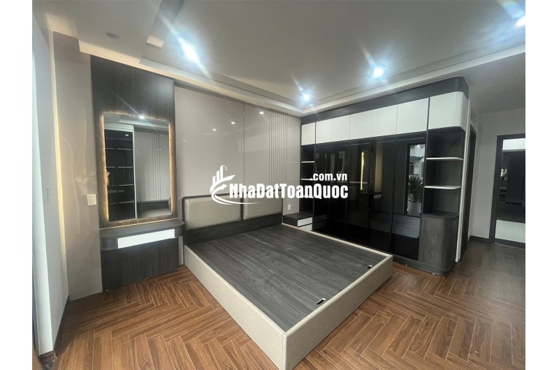 Siêu phẩm nhà đẹp mặt đường Đông Trà 5 tầng thang máy ô tô đỗ cửa kinhdoanh buôn bán tốt