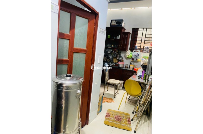BÁN NHÀ TẠI PHƯỜNG 10, TÂN BÌNH – DT 47,6 M2 – SẴN SỔ HỒNG - CHỈ 6T450TR. LH:0793547979.