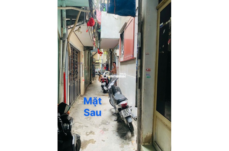 BÁN NHÀ TẠI PHƯỜNG 10, TÂN BÌNH – DT 47,6 M2 – SẴN SỔ HỒNG - CHỈ 6T450TR. LH:0793547979.
