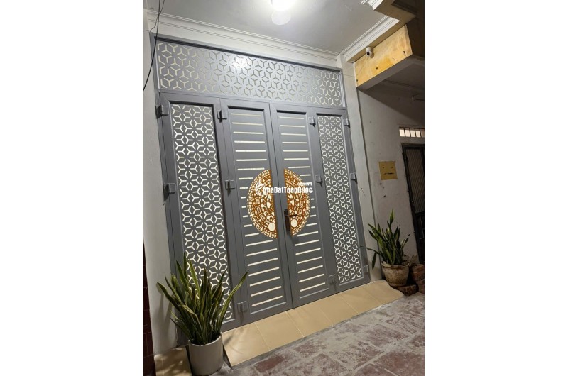 NHÀ VIP, KHU VỰC CBNV TRƯỜNG THUỶ LỢI. DT 33 M2 (4 TẦNG) SẴN SỔ CHỈ 10.8 TỶ. LH:0904683389