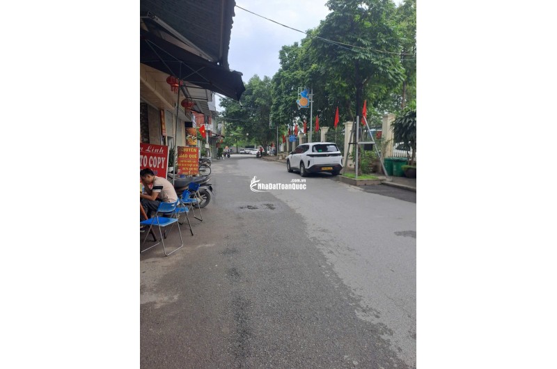 Chính chủ bán đất vị trí đẹp gần Trường học, UBND – Đầy đủ tiện ích