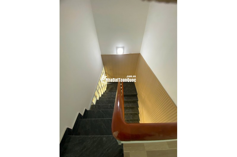 Bán nhà giá rẽ, mới xây 1 trệt 1 lầu, ngay trung tâm Đà Lạt, rộng thoáng