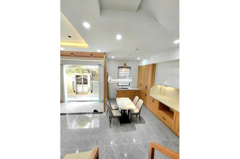 Siêu phẩm nhà đẹp Vũ Chí Thắng 4 tầng mặt tiền 6m