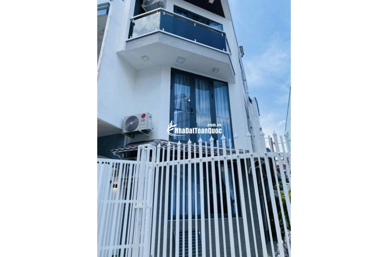 TIN CHÍNH CHỦ - BÁN NHÀ Q11 NGAY CV ĐẦM SEN – 65.2M2 - SHR - 6.05 TỶ. LH:0812946629