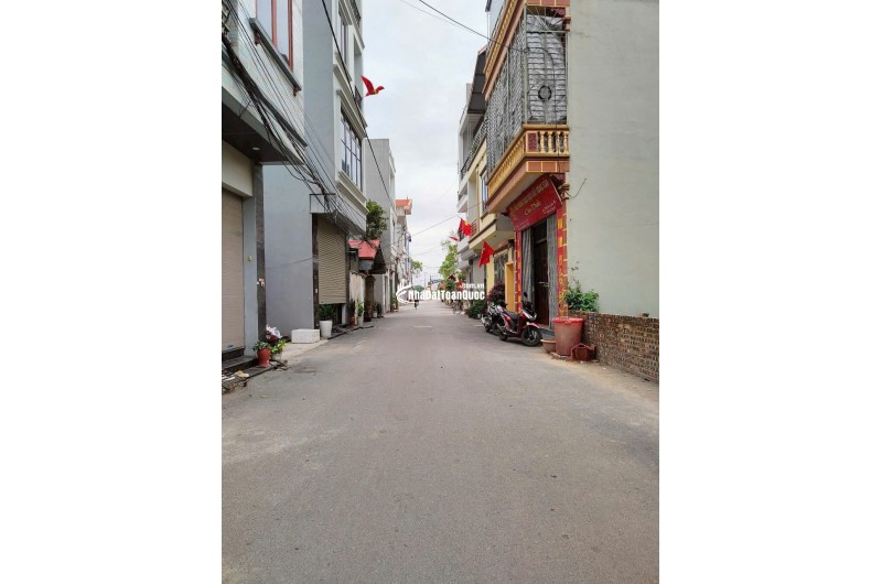 Cần tiền bán đất ven đô giá rẻ như giá lợn chết