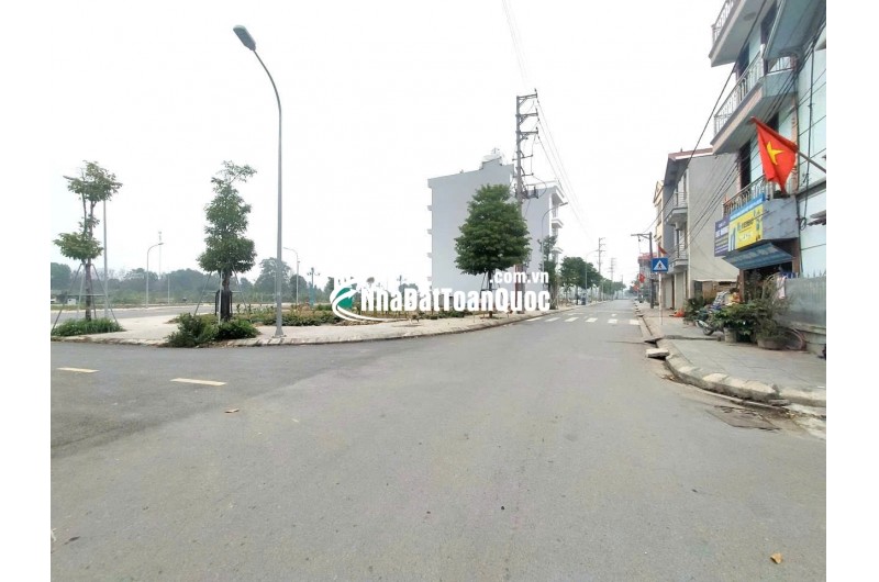 Cần tiền bán đất ven đô giá rẻ như giá lợn chết