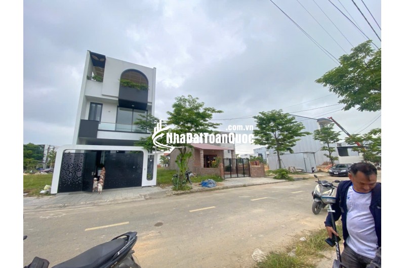 BÁN ĐẤT TP HUẾ, DT 252,6M2 THỔ CƯ, SHR CHỈ 26TR/M2. LH:0773465789