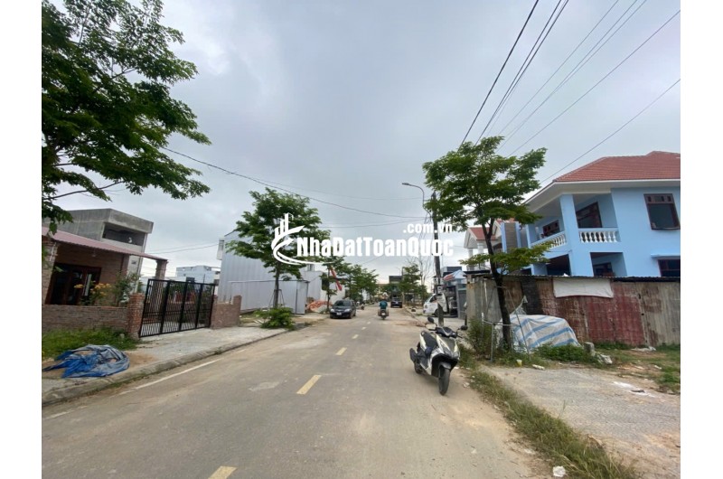 BÁN ĐẤT TP HUẾ, DT 252,6M2 THỔ CƯ, SHR CHỈ 26TR/M2. LH:0773465789