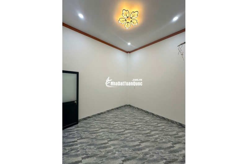 CĂN NHÀ CẤP 4 SÁT ỦY BAN CHÁNH PHÚ HÒA – 165 M2 SHR 1TY 7XX. LH:0868673151.