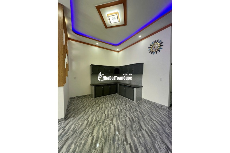 CĂN NHÀ CẤP 4 SÁT ỦY BAN CHÁNH PHÚ HÒA – 165 M2 SHR 1TY 7XX. LH:0868673151.