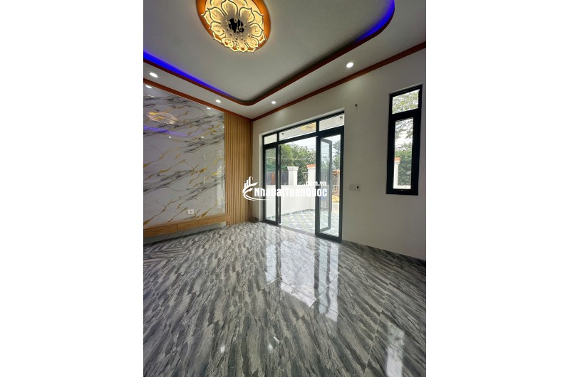 CĂN NHÀ CẤP 4 SÁT ỦY BAN CHÁNH PHÚ HÒA – 165 M2 SHR 1TY 7XX. LH:0868673151.