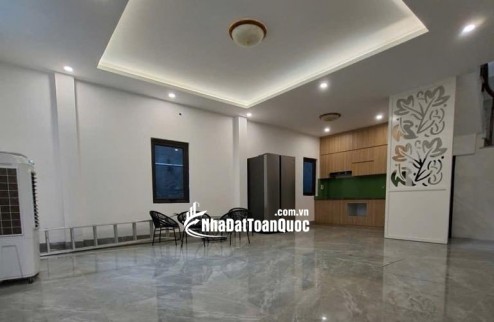 HIẾM BÁN - ĐỨC GIANG - LONG BIÊN - NHÀ DÂN XÂY CHẮC CHẮN - DIỆN TÍCH RỘNG THOÁNG - 58M - NHỈNH 7 TỶ