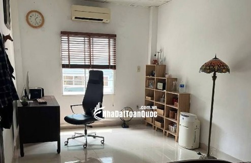 2 MẶT TIỀN - 6 X 13 - 82M2 X 3 TẦNG ĐÚC BTCT - Ô TÔ ĐỔ VỈA HÈ 2 CHIẾC THOẢI MÁI - CHỈ 8 TỶ XX (P. BẢY HIỀN)
