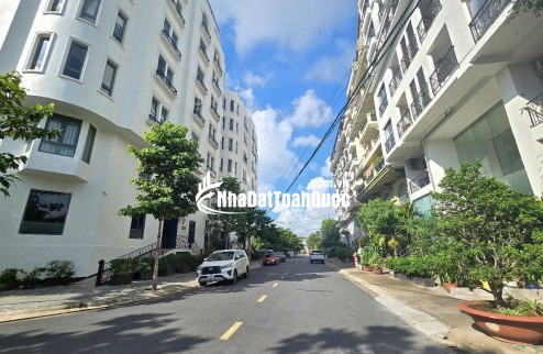 bán gấp Quỹ đất hơn 1400 m2 Mặt Tiền số 169 Trần Não, Quận 2
