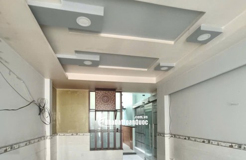 TÌM ĐÂU RA NHÀ 3 TẦNG ĐẸP - SÁT PHẠM VĂN ĐỒNG - CHỈ 8.6 TỶ