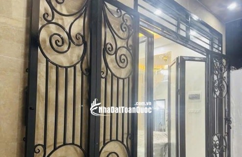 NHÀ NHỎ XINH - 5 TẦNG ĐỦ CÔNG NĂNG SỬ DỤNG - MẶT TIỀN ĐẸP - GẦN Ô TÔ - VIEW THOÁNG TRƯỚC MẶT - SỔ ĐỎ ĐẸP