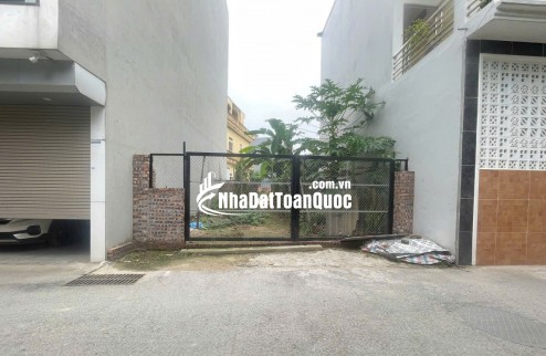 chính chủ bán đất, gần trường học, vị trí đẹp để kinh doanh