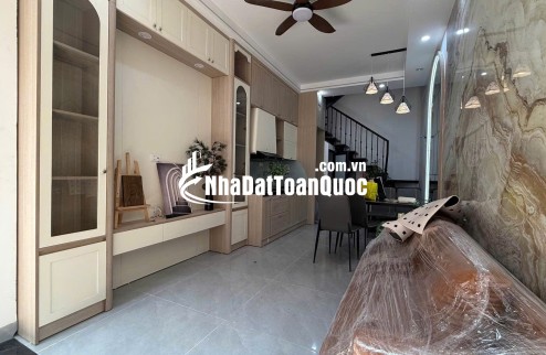 Cực hiếm nhà Xuân Thủy gần 40m2x6T, 2 thoáng , ngõ VF3 thông, nhỉnh 11tỷ
