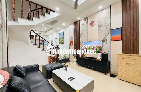 BÁN NHÀ QL 13 GẦN VẠN PHÚC CITY - DT 52M2 (4 TẦNG) - SẴN SỔ HỒNG - 7.5 TỶ TL. LH:0987202882.