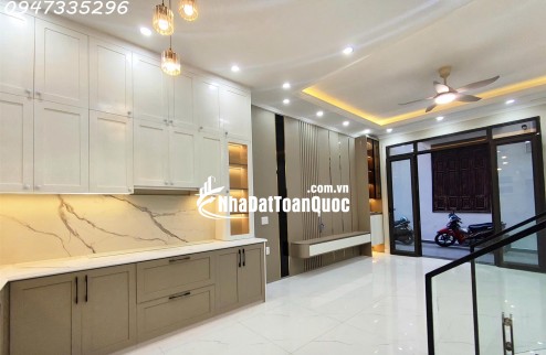 Nhà đẹp Miếu Hai Xã 4 tầng ô tô đỗ gần nhà