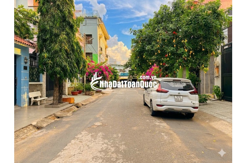 BIỆT THỰ SÂN VƯỜN KHU BỘ CÔNG AN Q7 - 3 TẦNG - 9X17M - 18,5 TỶ. LH:0904523367 (Phương Nhà Nhiều).