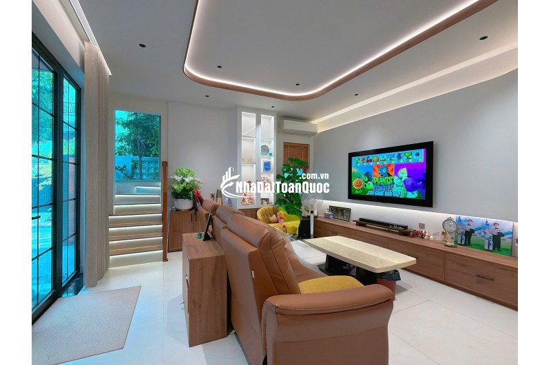 BIỆT THỰ SÂN VƯỜN KHU BỘ CÔNG AN Q7 - 3 TẦNG - 9X17M - 18,5 TỶ. LH:0904523367 (Phương Nhà Nhiều).