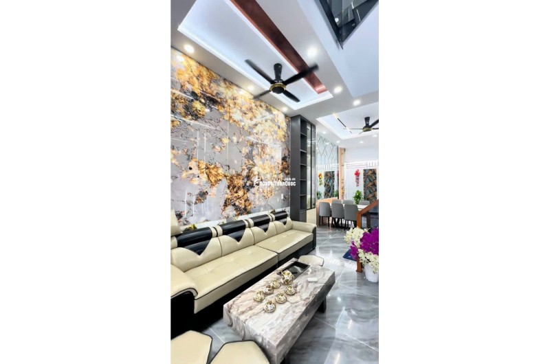 BÁN NHÀ NGAY CHỢ BÌNH ĐIỀN QUẬN 8. DT80 M2 - SHR - CHỈ 1TỶ165TR. LH:0785448683.