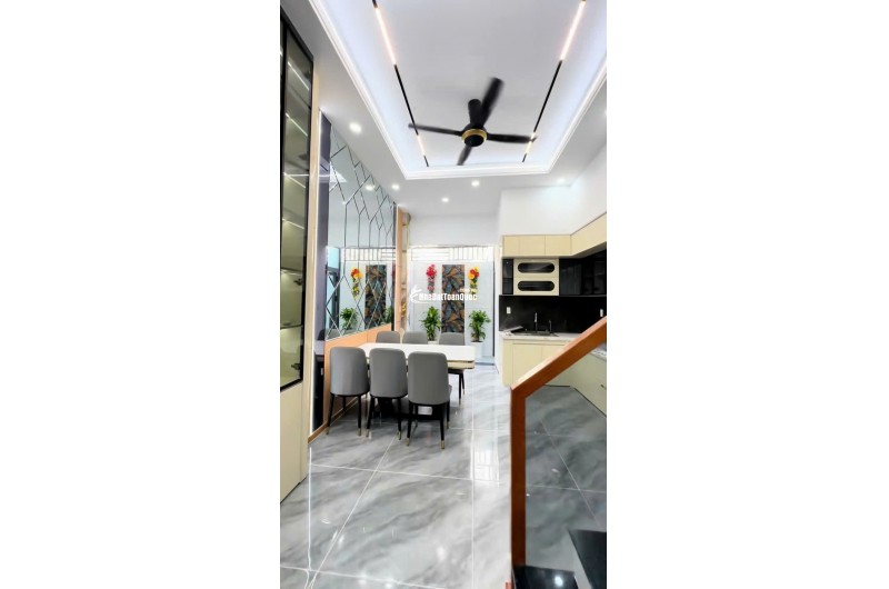 BÁN NHÀ NGAY CHỢ BÌNH ĐIỀN QUẬN 8. DT80 M2 - SHR - CHỈ 1TỶ165TR. LH:0785448683.
