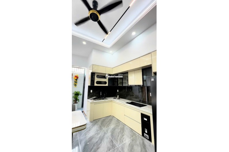 BÁN NHÀ NGAY CHỢ BÌNH ĐIỀN QUẬN 8. DT80 M2 - SHR - CHỈ 1TỶ165TR. LH:0785448683.