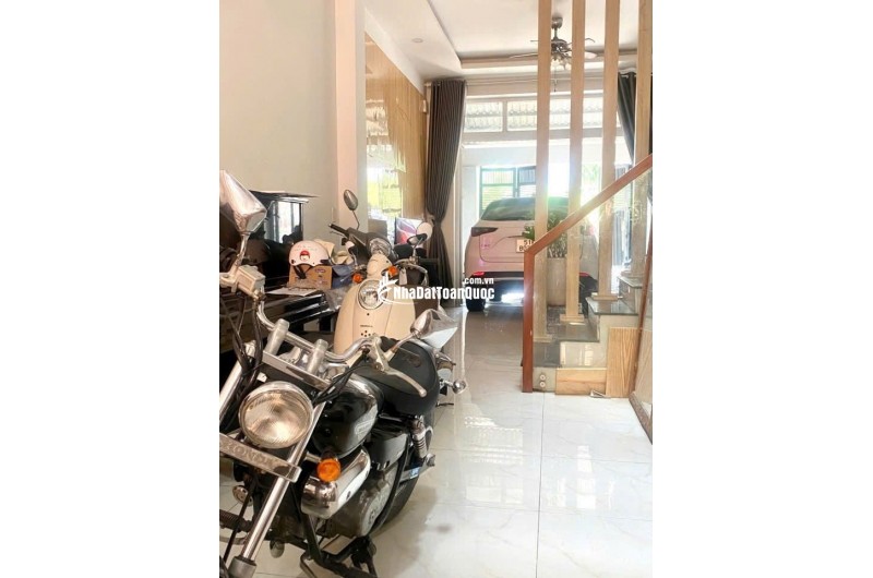 Bán nhà Đẹp Thủ Đức 3 Tầng Giá chỉ nhỉnh 6 Tỷ