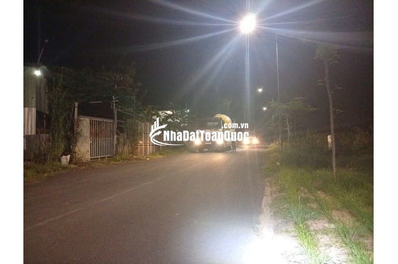 BÁN 500M ĐẤT TẠI CẦN THƠ, CÓ KHO SẲN BAO QUANH ĐẤT, MẶT TIỀN 27M, MẶT LỘ NHỰA 18M. LH:0798441899
