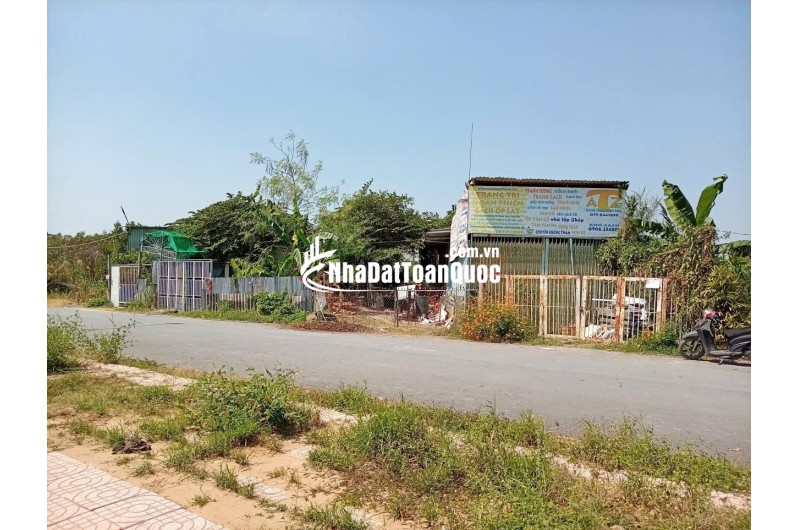 BÁN 500M ĐẤT TẠI CẦN THƠ, CÓ KHO SẲN BAO QUANH ĐẤT, MẶT TIỀN 27M, MẶT LỘ NHỰA 18M. LH:0798441899