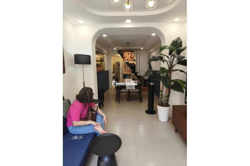 PHÚ NHUẬN – NHÀ ĐẸP FULL NỘI THẤT, HẺM XE HƠI 5M, CHỈ 6.25 TỶ. LH:0775532337.