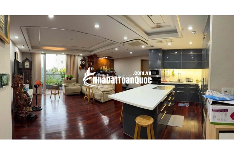 Bán căn hộ 156m2 tầng 3 CC cao cấp Sài Gòn Airport Plaza Tân Bình