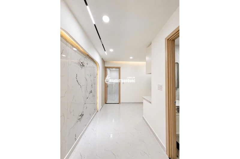 CHỦ ĐỊNH CƯ NƯỚC NGOÀI GỬI BÁN DÙM 62m2 ĐƯỜNG HUỲNH THIÊN LỘC CHỈ 6 ĐỒNG HƠN.