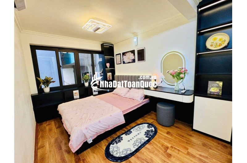 NHÀ 30M - TRUNG TÂM QUẬN HAI BÀ TRƯNG- SÁT PHỐ CỔ - CHỈ 150M RA MẶT PHỐ TRẦN KHÁT CHÂN - 5 TẦNG 3 NGỦ - FULL NỘI THẤT ĐẸP LONG LANH. GIÁ 7,9 tỷ