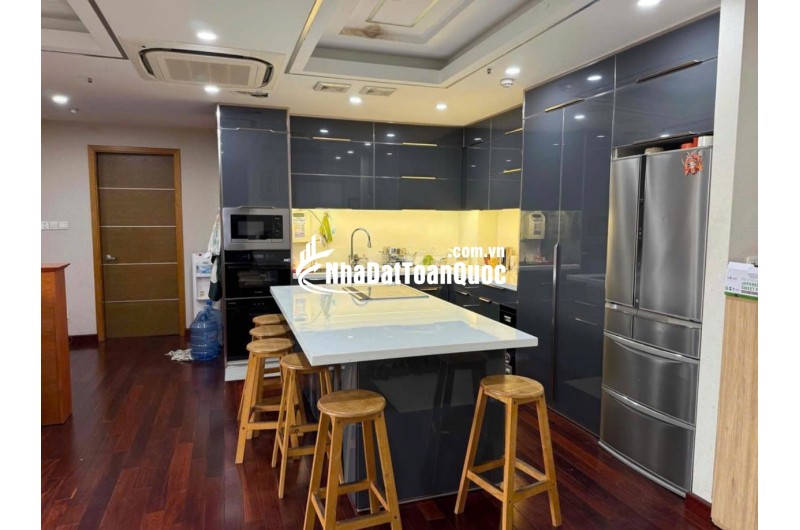 Bán căn hộ 156m2 tầng 3 CC cao cấp Sài Gòn Airport Plaza Tân Bình