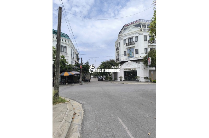 Chủ cần bán toà nhà 187.5m2 - Khu B KĐT Nguyên Khê - Đông Anh - Hà Nội. Giá 105tr/m2 = Giá Đất (Lãi Căn nhà)