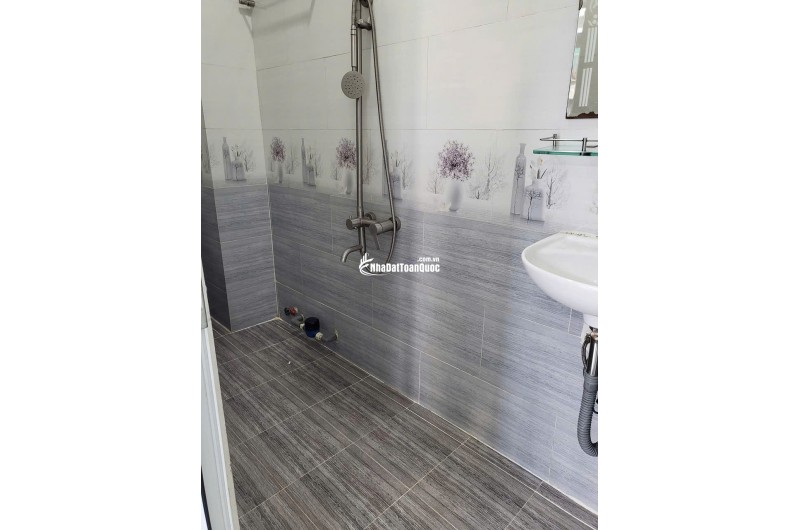 Cho thuê nhà hẻm xe tải 3 lầu 1 sân thượng 61/1 Thăng Long Tân Bình (cũ )