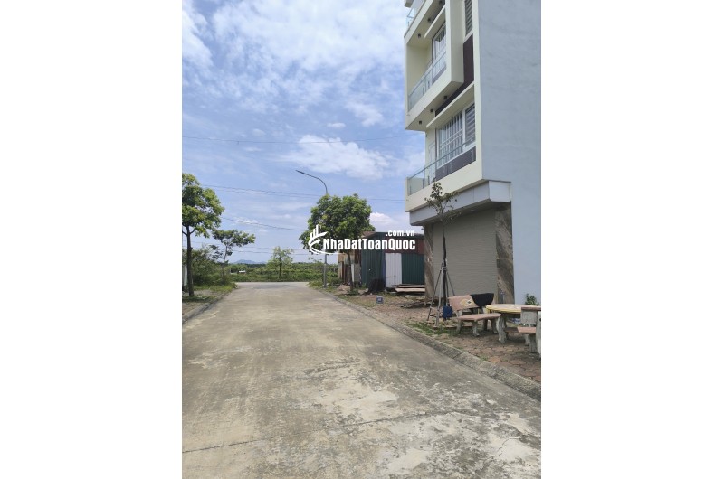 Hiếm! Lô Đất đấu giá 80m2 còn sót lại tại Nguyên Khê - Đông Anh - Hà Nội. Giá: 85tr/m2