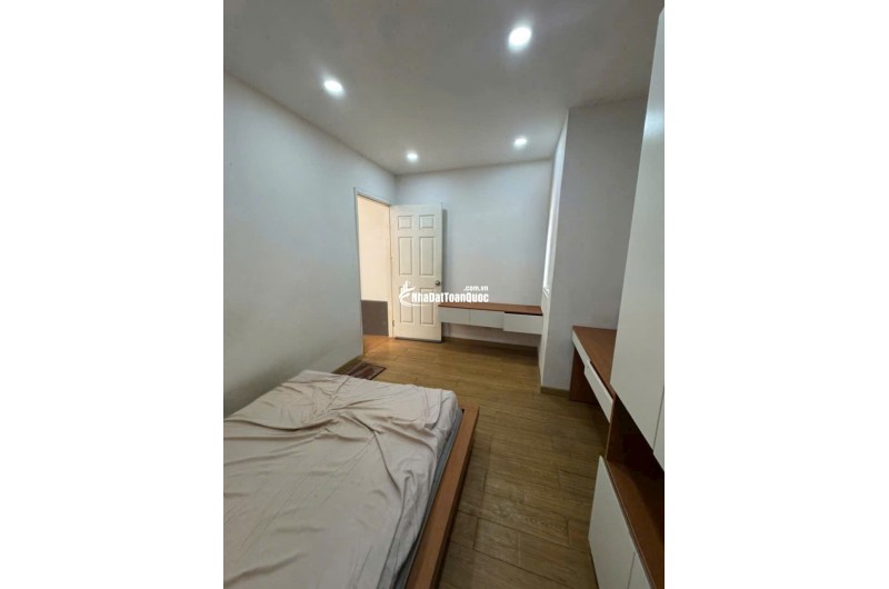  NHÀ CHÍNH CHỦ 8 X 12 HƠN 7 TỎI, PHẠM HỬU LẦU, PHÚ MỸ, QUẬN 7