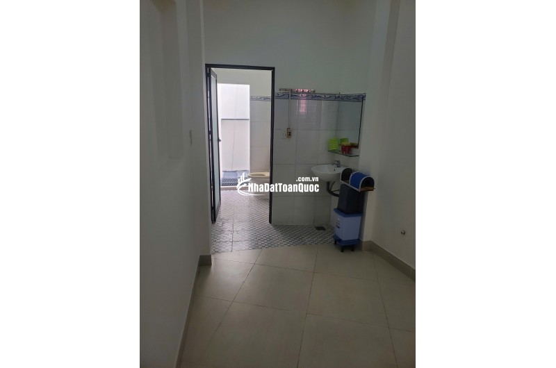 Cho thuê nhà 222/4 Võ Thành Trang P11 QTân Bình 1 trệt 2 lầu