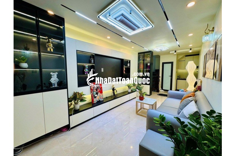 NHÀ 30M - TRUNG TÂM QUẬN HAI BÀ TRƯNG- SÁT PHỐ CỔ - CHỈ 150M RA MẶT PHỐ TRẦN KHÁT CHÂN - 5 TẦNG 3 NGỦ - FULL NỘI THẤT ĐẸP LONG LANH. GIÁ 7,9 tỷ