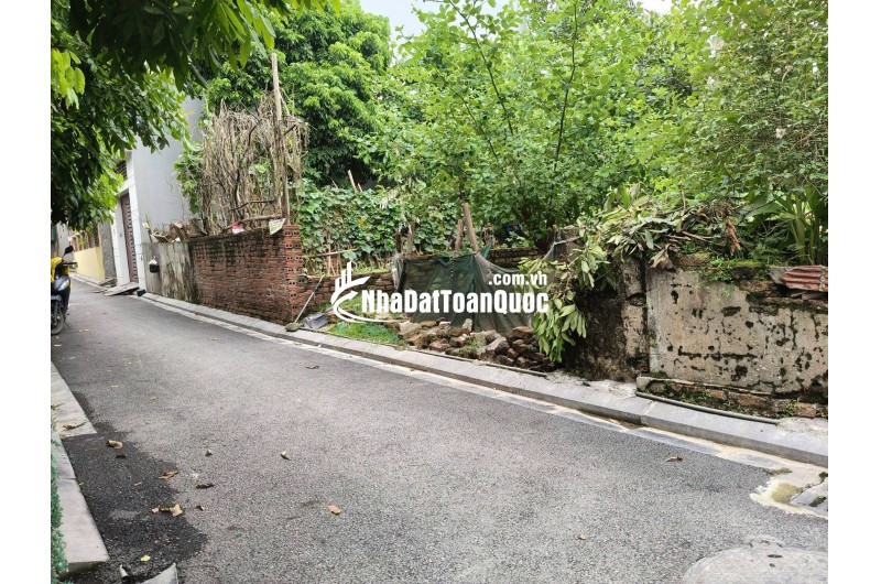 Chân cầu Nhật Tân, 80m2, mt5m, ô tô thông, 11.x tỷ. Đông Anh.