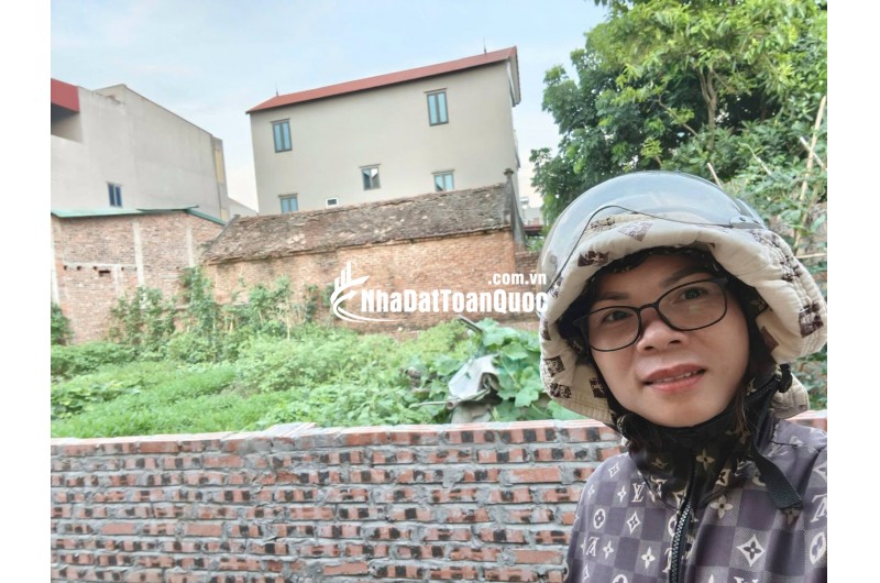 Đất không sổ, nằm trong dân, 180m2, mt15m, 2,65  tỷ, Thụy Lâm, Đông Anh.