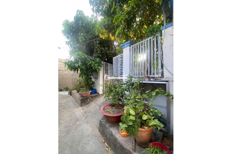 Bán đất 134m2 ( 50m2 là thổ cư )  tặng nhà cấp 4 ngay HTP Nhà Bè