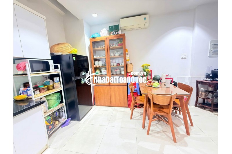 CHỦ ĐỊNH CƯ NƯỚC NGOÀI GỬI BÁN DÙM 62m2 ĐƯỜNG HUỲNH THIÊN LỘC CHỈ 6 ĐỒNG HƠN.